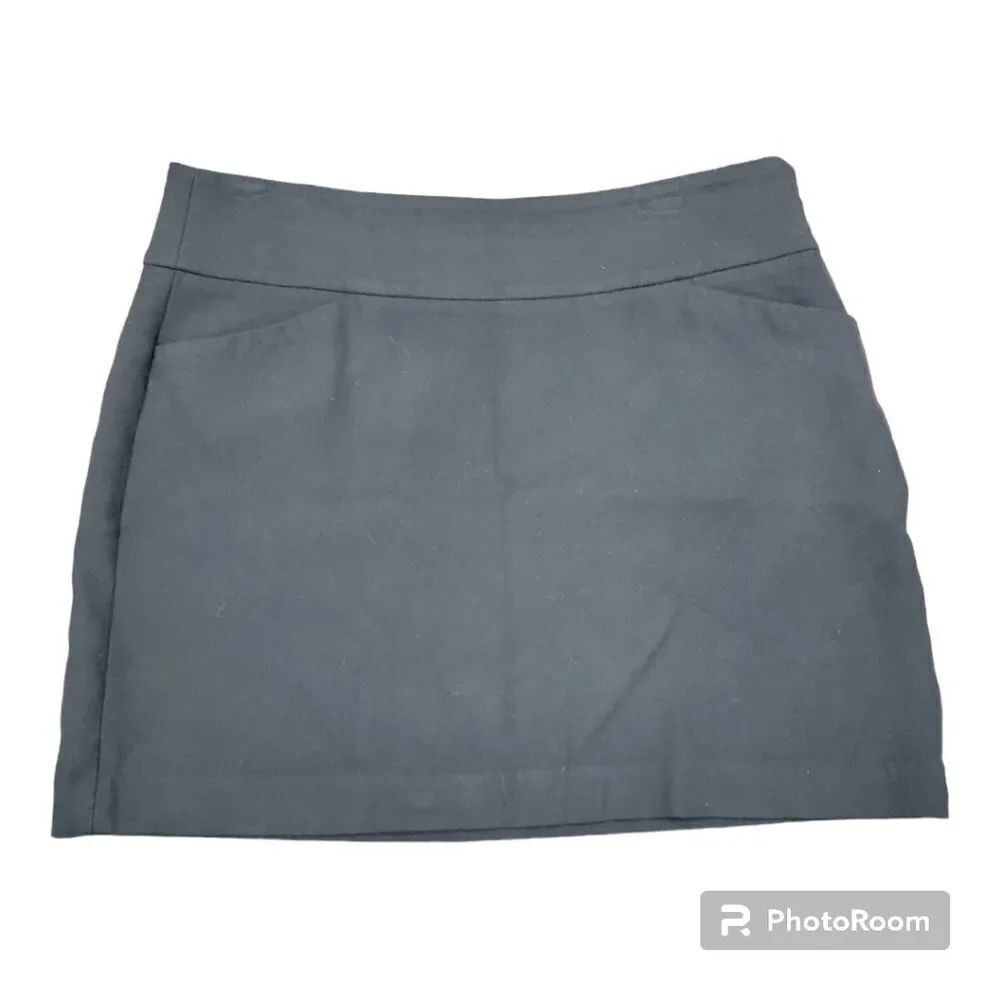 Loft Mini Skirt Solid Black With 2 Side Pockets and Side Zipper A-line Size 10